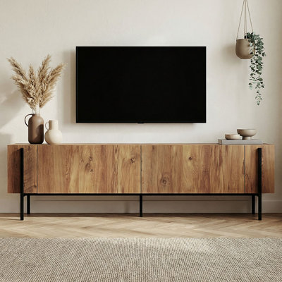 Meuble télé moderne avec pieds en métal, pin atlantique et noir, 70,9 po x 11,8 po x 17,7 po | 100% panneau de particules enduit de mélamine, design durable et élégant