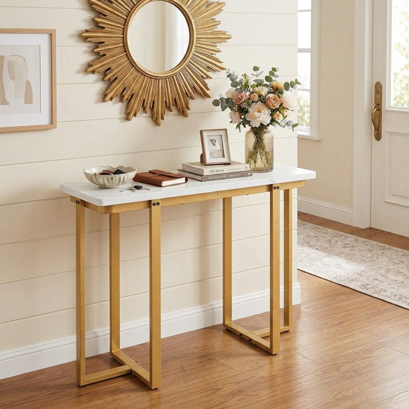 Console de 42 pouces pour hall d'entrée moderne avec plateau en faux marbre et cadre géométrique en métal pour le vestibule du vestibule