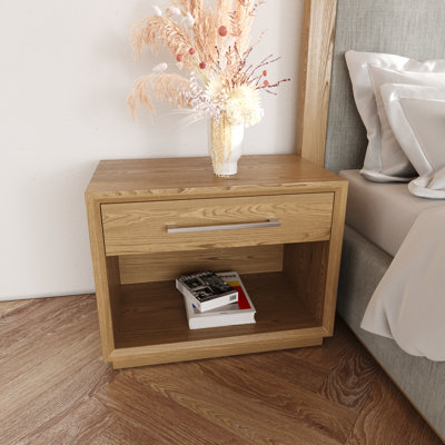 Darbie 32'' W Nightstand