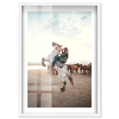Décoration murale cheval et cavalier, boîte aux ombres, désert par Notoriart, cadre blanc, 31 x 46