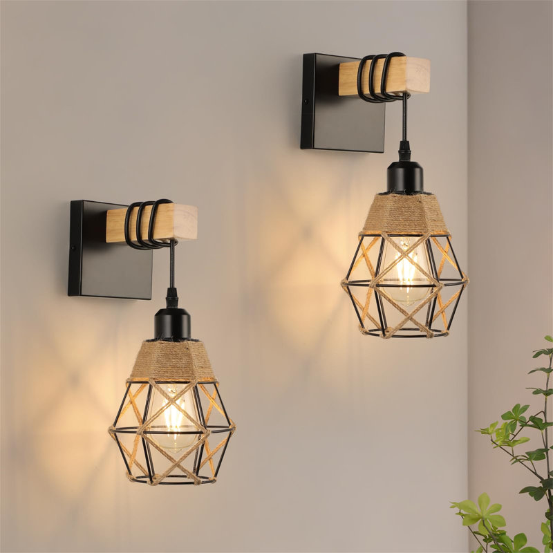 Cruce Armed Sconce