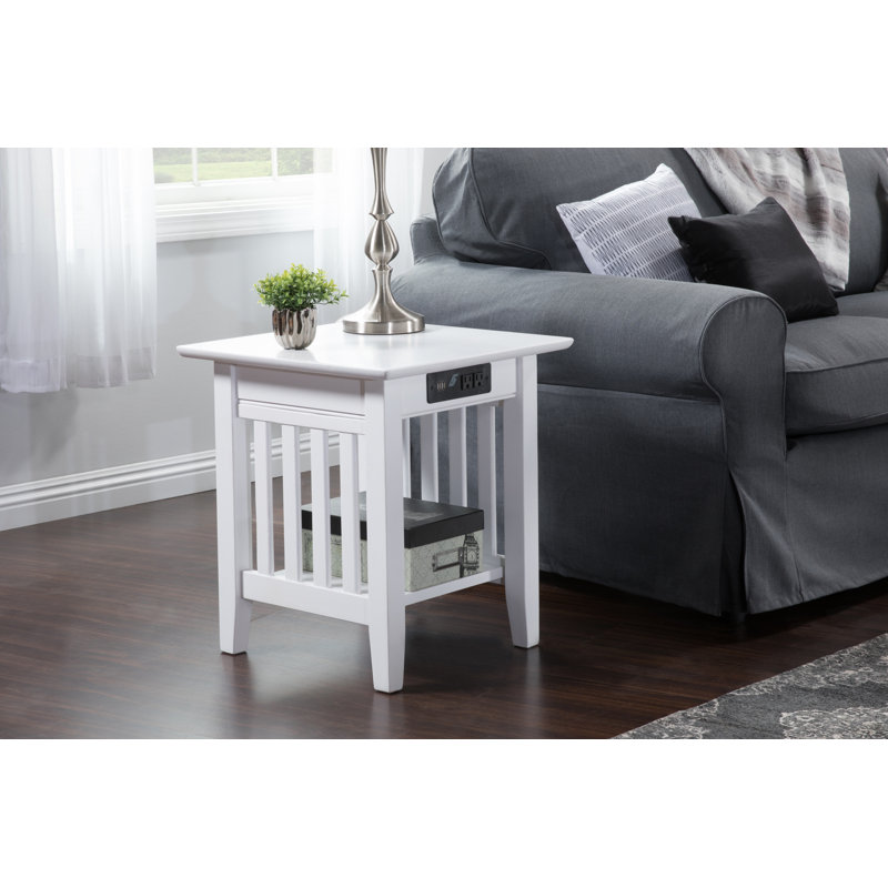  Table de bout en bois massif avec station de charge Moffett, H 22 po x l 20 po x P 20 po, Blanc