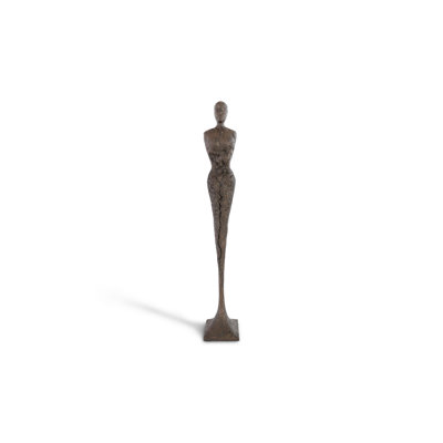 Statue féminine maigre ciselée