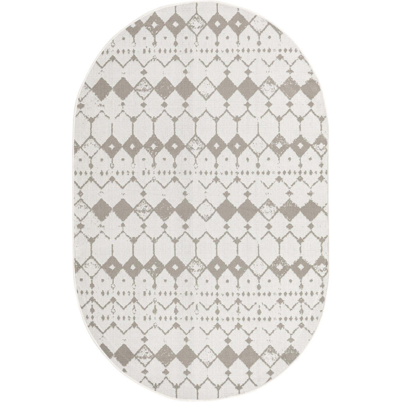 Geometric Indoor / Outdoor Rug, Oval 5'3" x 8'