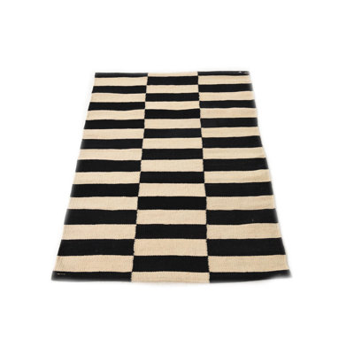Tapis noir et blanc Ousley