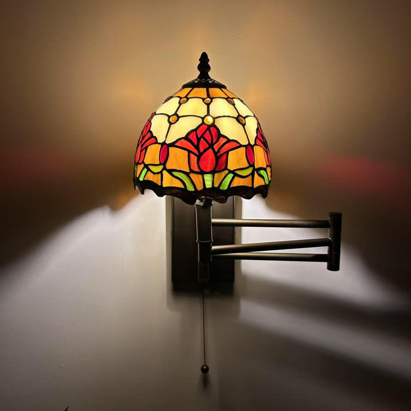 Lampe avec bras articulé en verre coloré Tiffany Felixstowe l 13 po x P 8 po x H 15 po