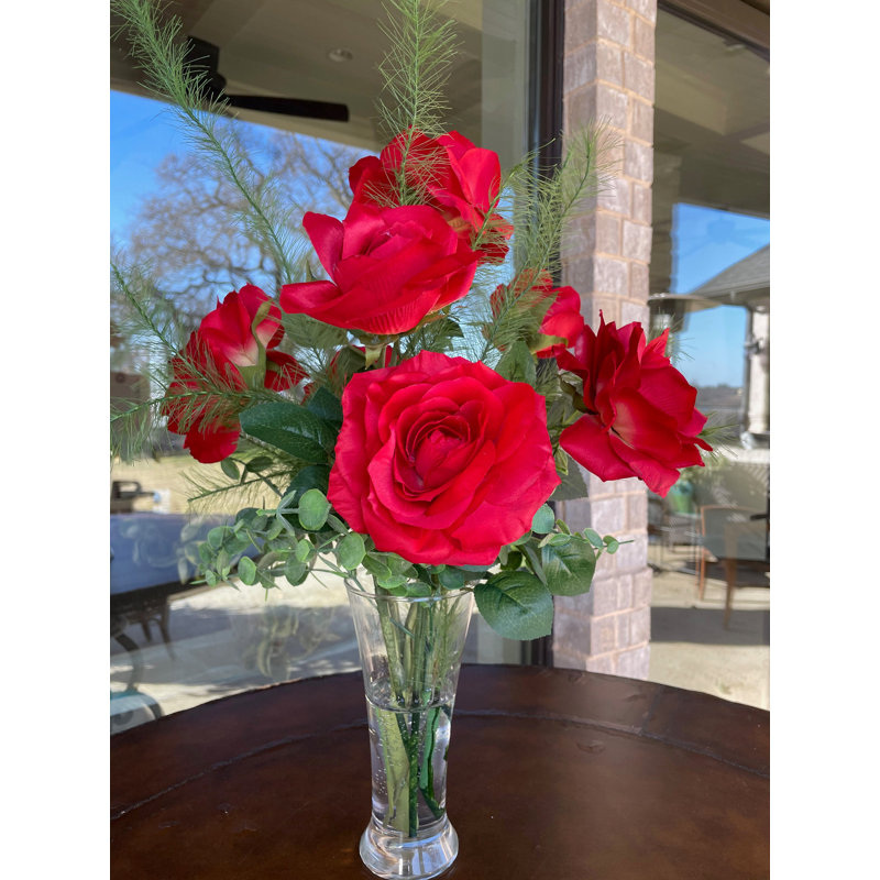 Arrangement de roses Siete dans un vase