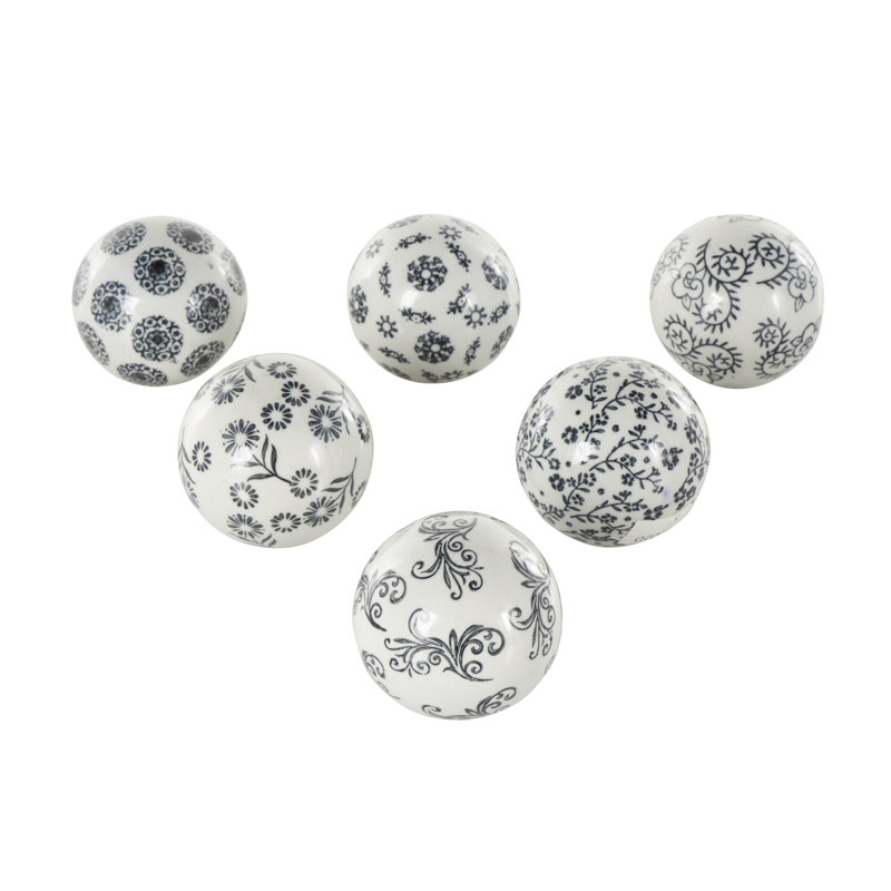 Bourre en forme de boule décorative faite à la main Ansara Cole