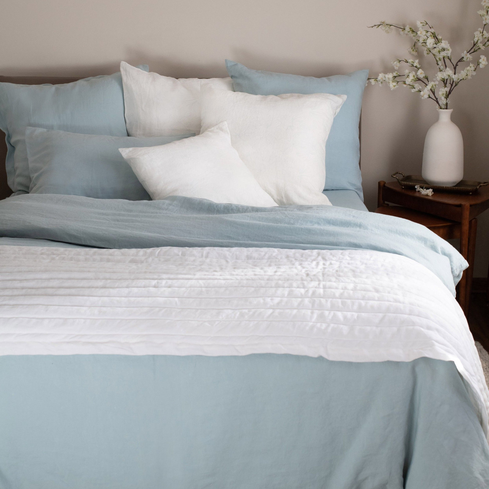 French Linen Quilt Set, White, King Quilt + 2 King Shams