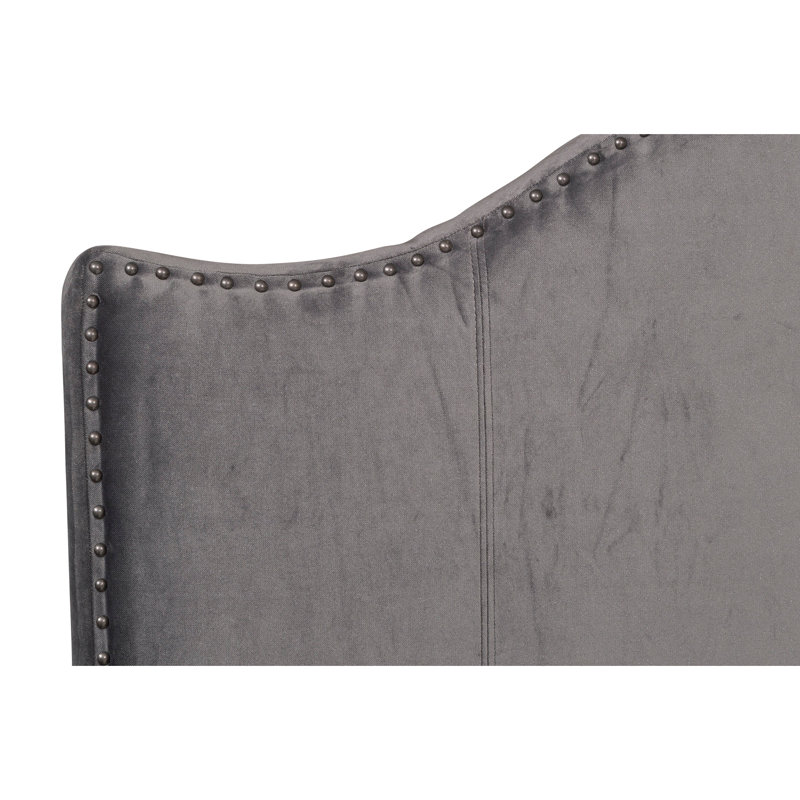 Lit double avec revêtement en velours gris, structure en bois massif, tête de lit et garniture cloutée, sommier tapissier requis pour installation