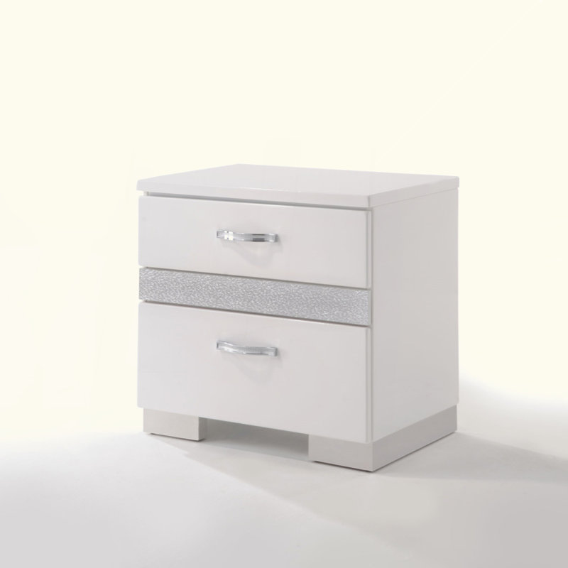 Table de chevet avec finition blanche brillante et 3 tiroirs