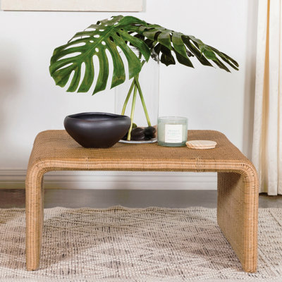 Table basse carrée en rotin tissé