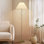 Lampe sur pied DEL 62 po Squiggle avec base en métal doré ondulé et abat-jour empire ivoire, ampoule incluse