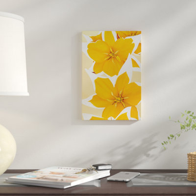 " Yellow Missy " by Yvonne Poelstra-Holzhaus