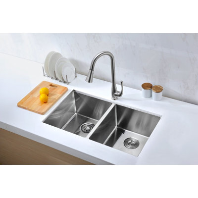 Évier de cuisine à double cuve encastrable avec grilles et crépines L 32 po x l 18 po