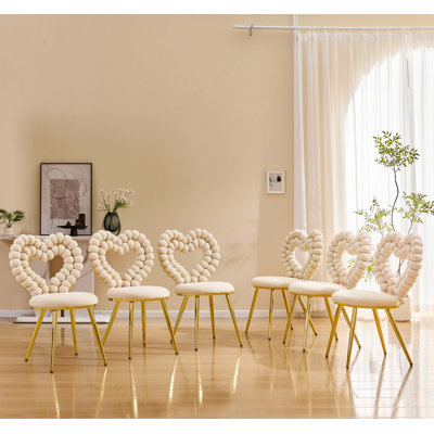 Fauteuil d'appoint unique capitonné à bulles, fauteuil en velours moelleux avec structure en métal doré brillant, sièges mignons et modernes pour la décoration intérieure