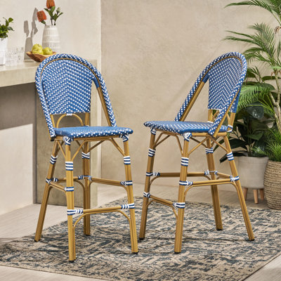 29,5 po. Pe 2 chaises d'extérieur françaises, bleu sarcelle foncé et blanc. Structure en aluminium avec design. Transformez votre chaise de 2 finitions similaires.