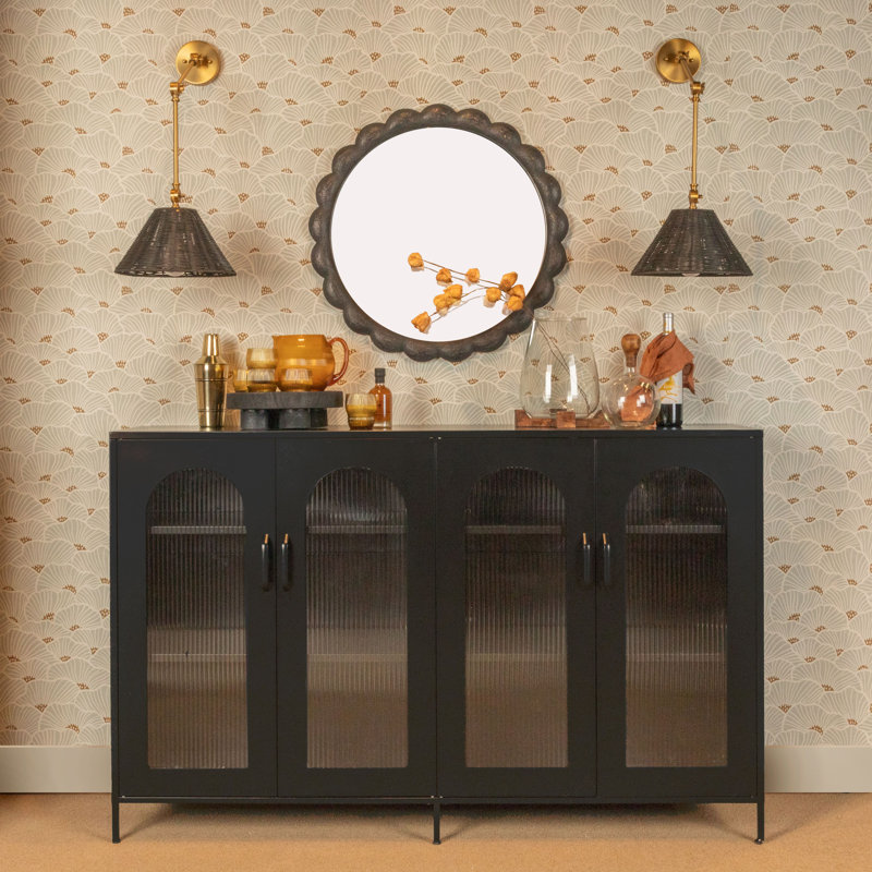 Buffet Solstice avec tablettes de rangement et portes en verre arquées