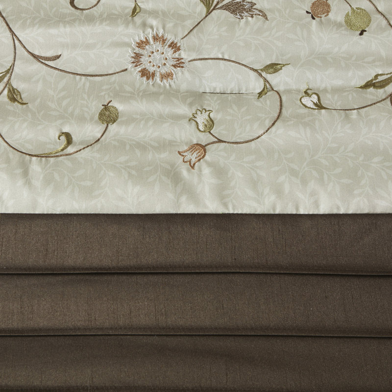 Elegant 7-piece Embroidered Bedding Set Polyester Green King