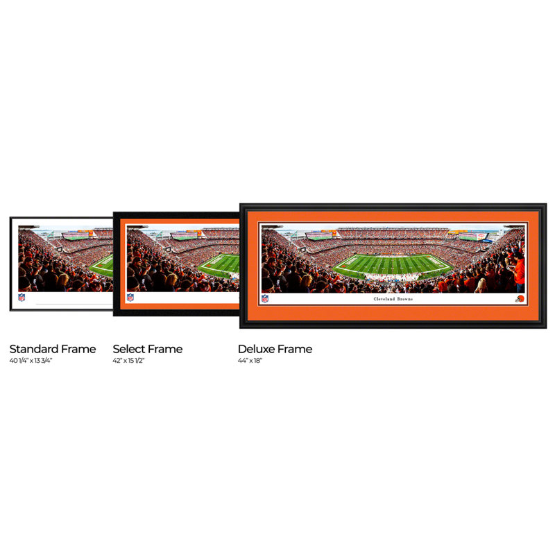 Impression panoramique de Cleveland Browns Football, H 18 po x l 44 po x P 1,38 po, Cadre noir