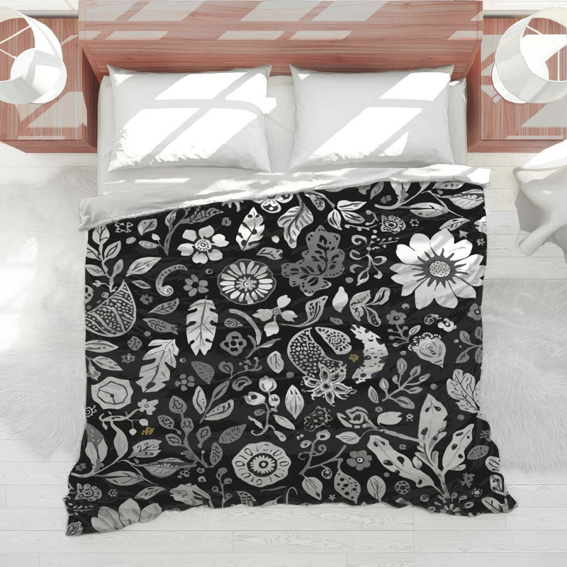 Édredon noir à motif floral, Lit simple