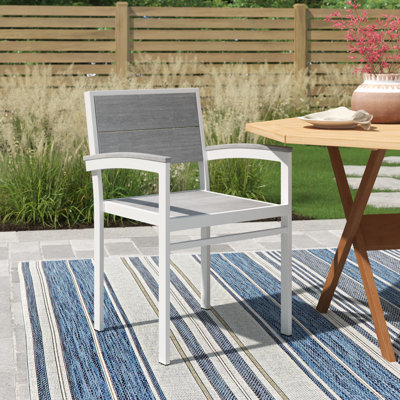 Chaise de patio empilable Reginald