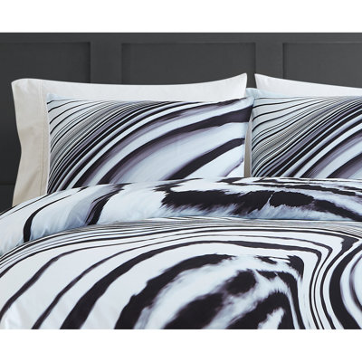 Vince Camuto Muse Duvet Cover Set