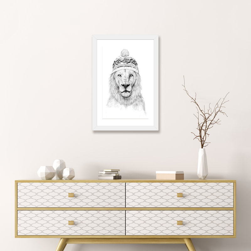 « winter is prochains ii » par balazs solti-print, H 32 po x l 24 po x P 1 po, Papier avec cadre blanc