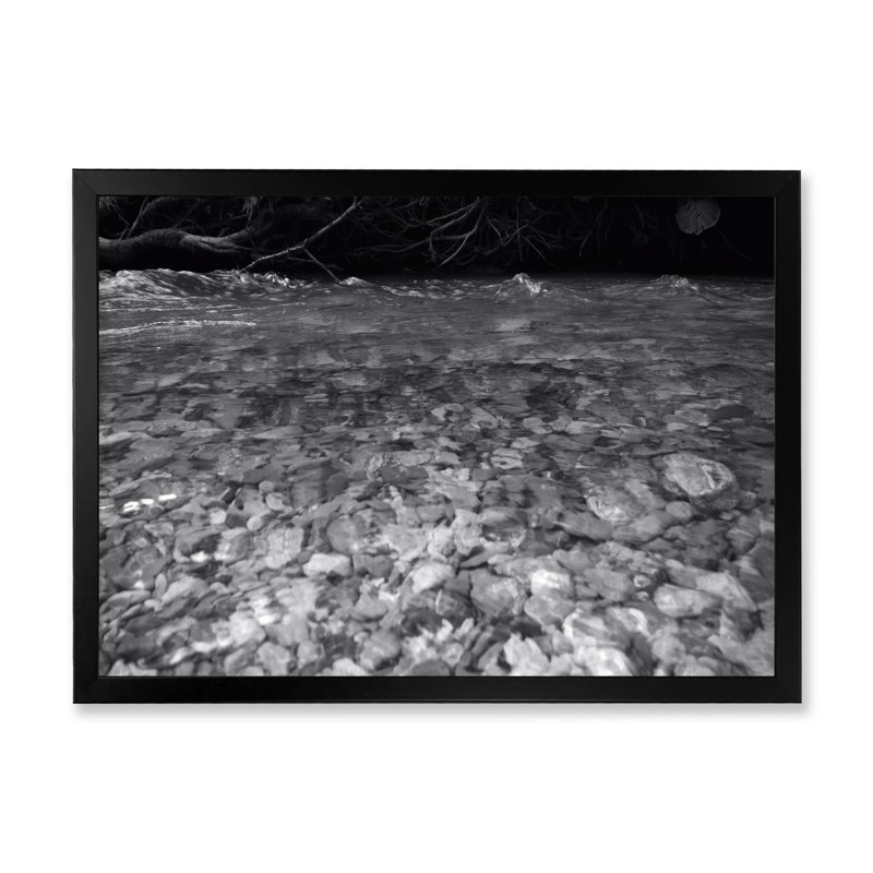 Rivière et pierres grises - Impression sur toile, Toile avec cadre de coin noir fermé, H 16 po x l 32 po