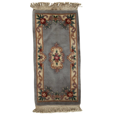 Area Rug in Gray And Ivory