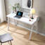 Bureau d'écriture moderne avec prise de terre et ports USB-A
