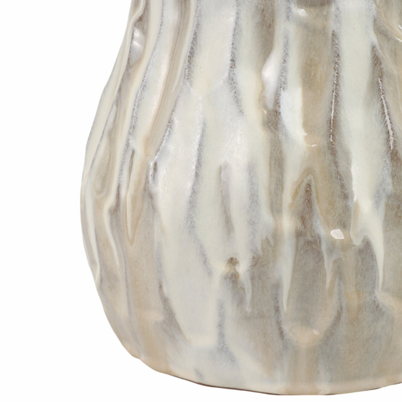 Vase en terre cuite avec décor décoratif texturé sculpté, H 8 po x l 9 po x P 9 po