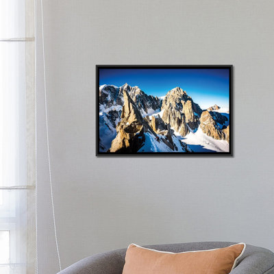 «tour ronde ; massif montant blanc touchpad « on the border » entre la france et l’italie ii», reproduction de photo sur toile