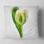Tulipe blanche avec feuilles vertes - coussin à imprimé floral-30746217-30746221