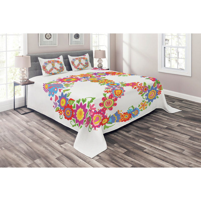 Groovy Floral Coverlet, King Bedspread + 2 Shams