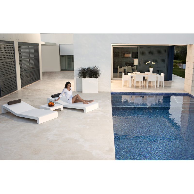 Jut Plastic/Resin Dining Table, Ecru