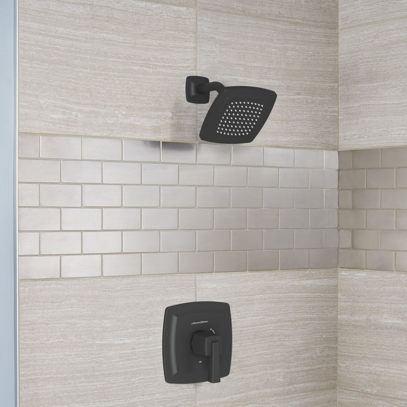 Ensemble de garniture de douche avec pomme de douche American Standard Edgemere 1,8 gal / min, Noir mat