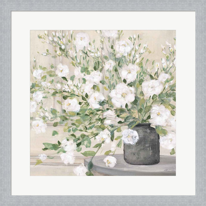 "White Bouquet Grey Vase" par Julia Purinton - cadre photo
