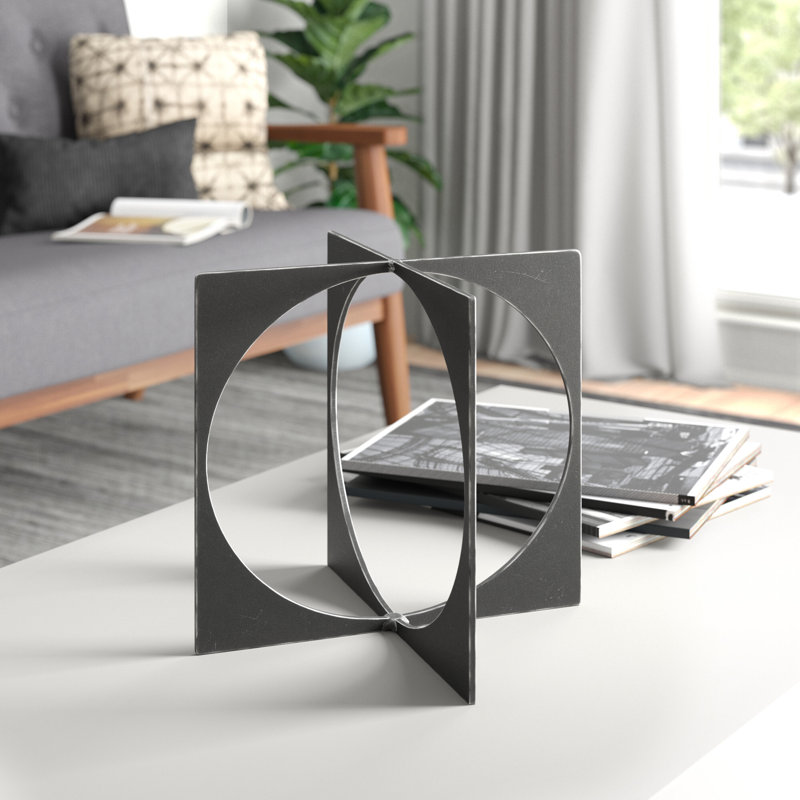 Sculpture en métal Harnden, H 9 po x l 7,5 po x P 7,5 po