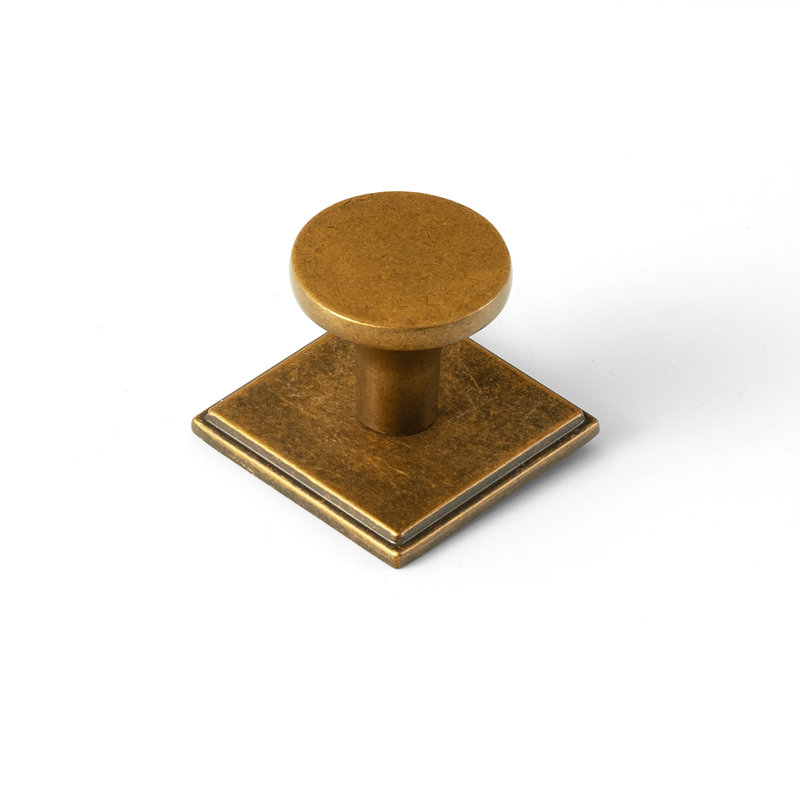 Poignée ronde 1,1 po de diamètre avec contre-plaque, Laiton antique