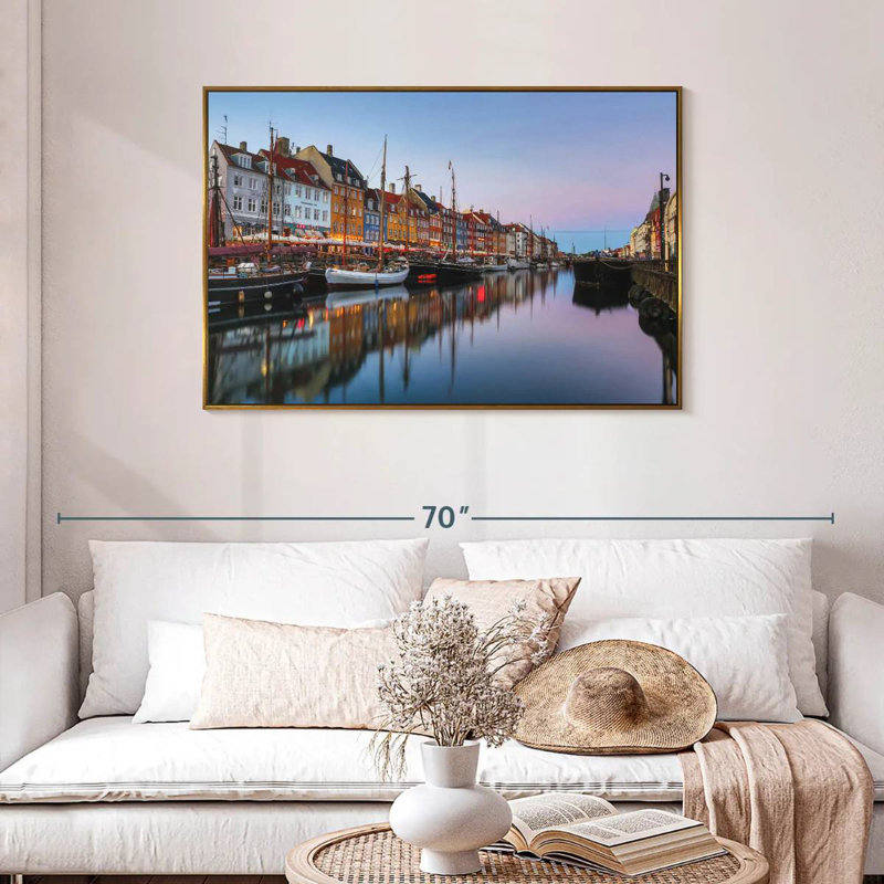 Nyhavn New Harbor, Cadre flottant doré, 43 po x 29 po