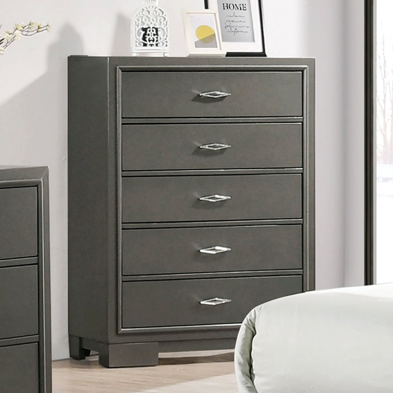 Commode de chambre à coucher, commode verticale de style contemporain avec cinq tiroirs et poignées en acrylique