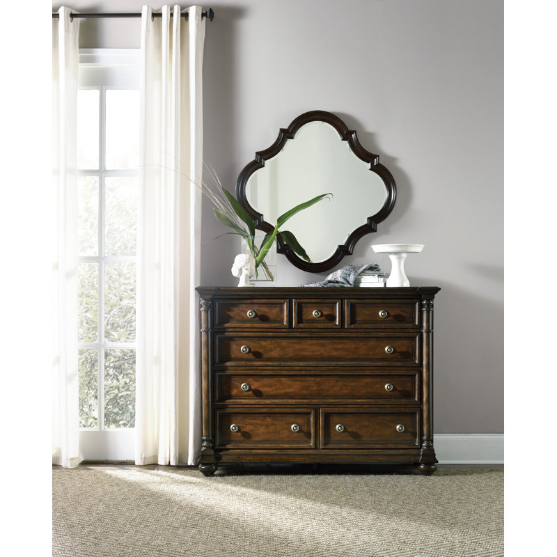 Leesburg 7 - Drawer Dresser