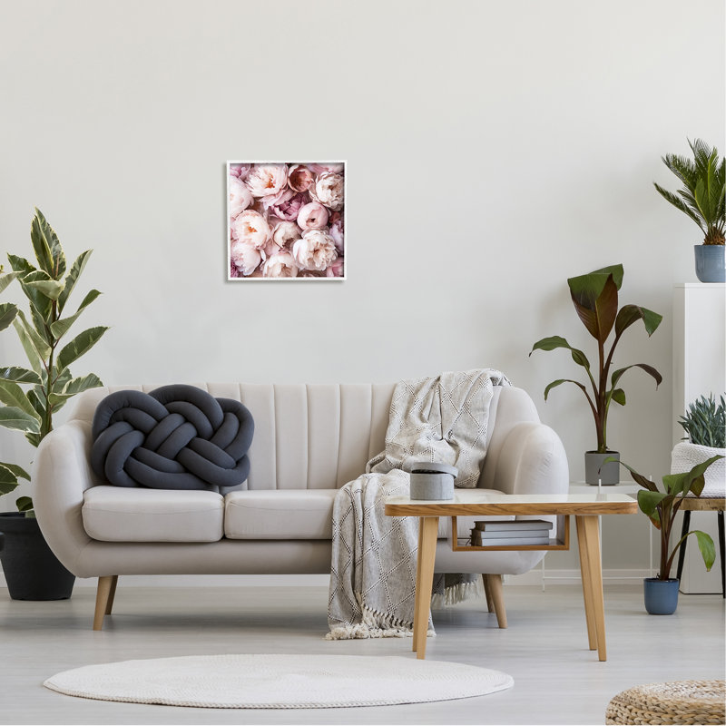 Az-498 - Reproduction de pivoines variées encadrées sur toile par Riley B, H 17 po x l 17 po x P 1,5 po