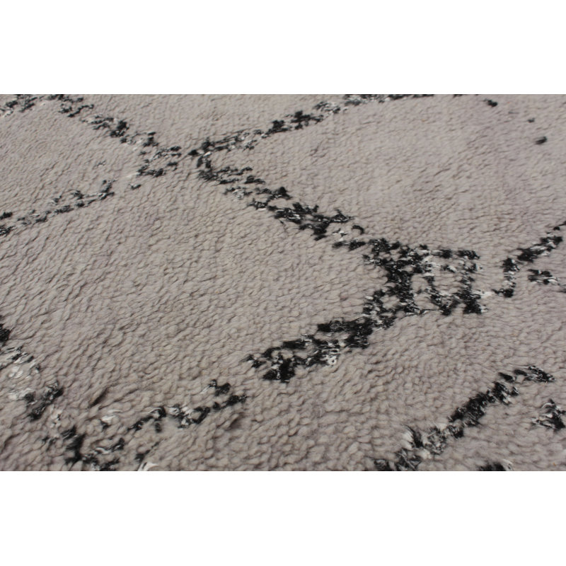 Tapis unique en laine noué à la main gris clair de 5 pi 3 po x 8 pi 2 po Theodora