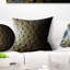 Coussin décoratif à fleur symétrique abstraite-29604484-29604488