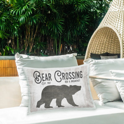 Coussin Rustic Bear Crossing