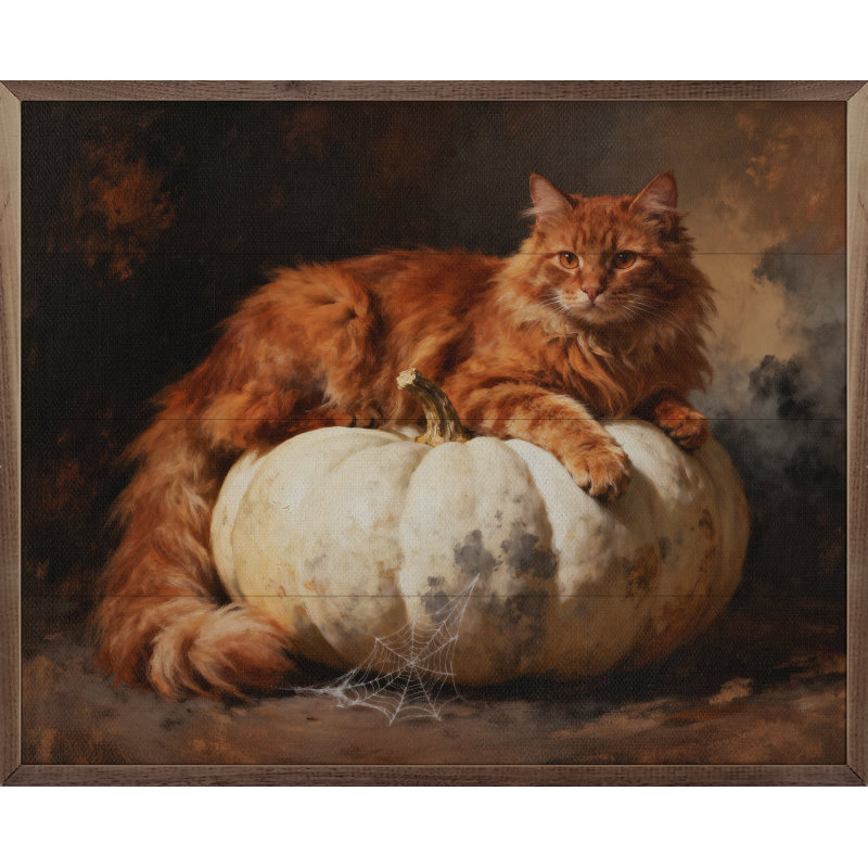 Chat orange sur citrouille, H 8 po x l 10 po