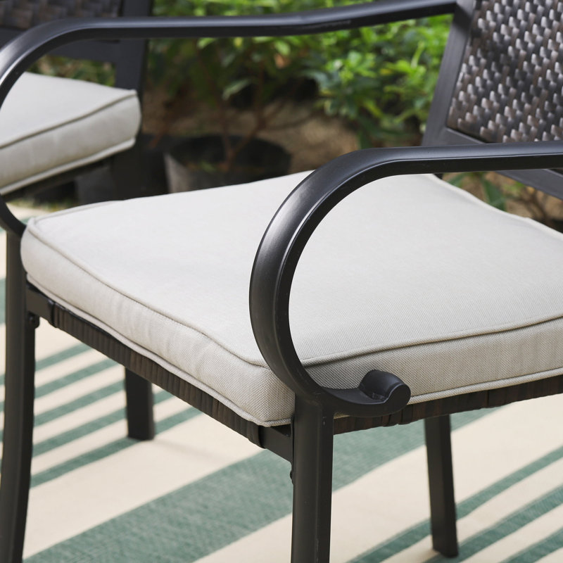 Chaise de patio avec coussin Alyah