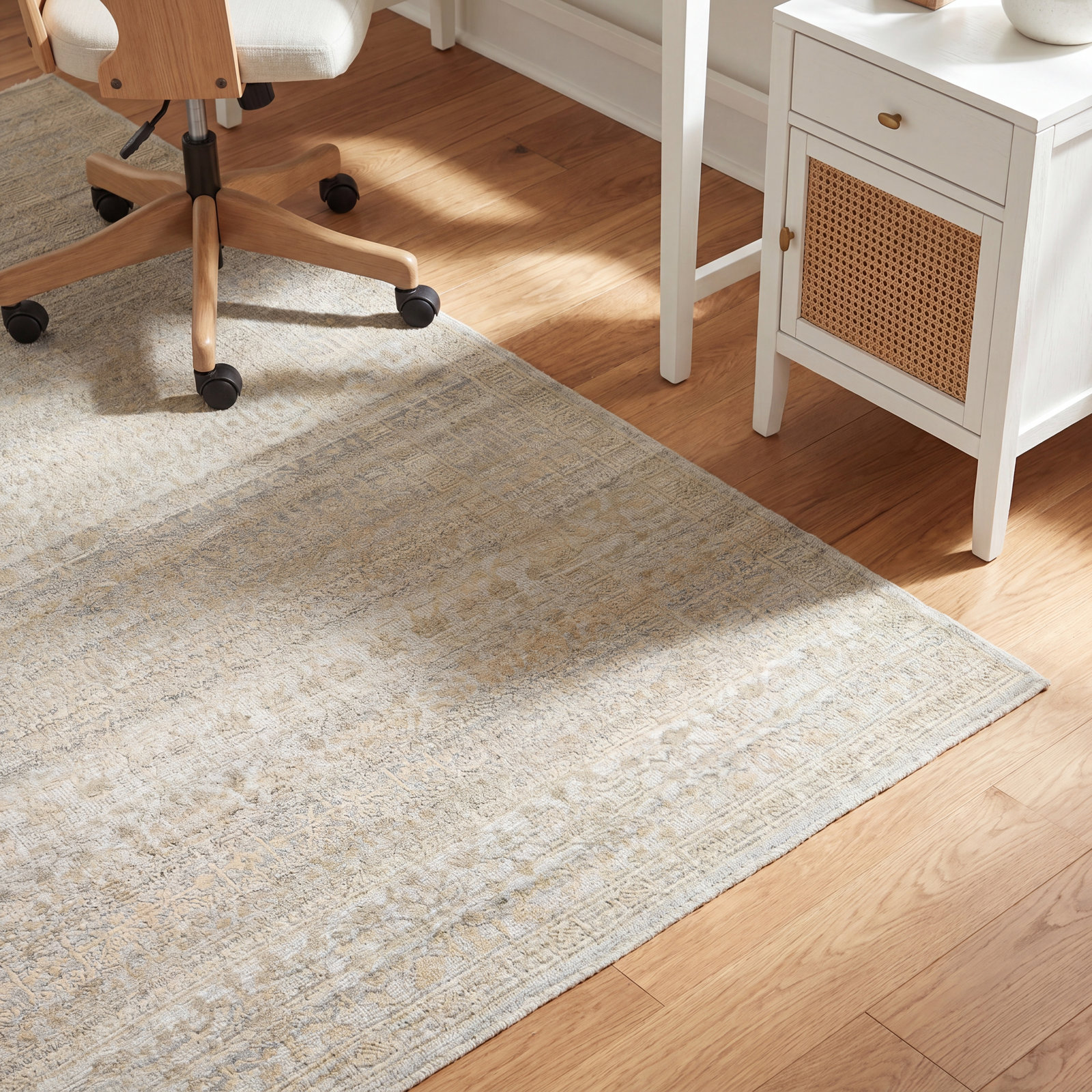 Mandi Beige Hand-Knotted Damask Rug, Rectangle 5' x 8'